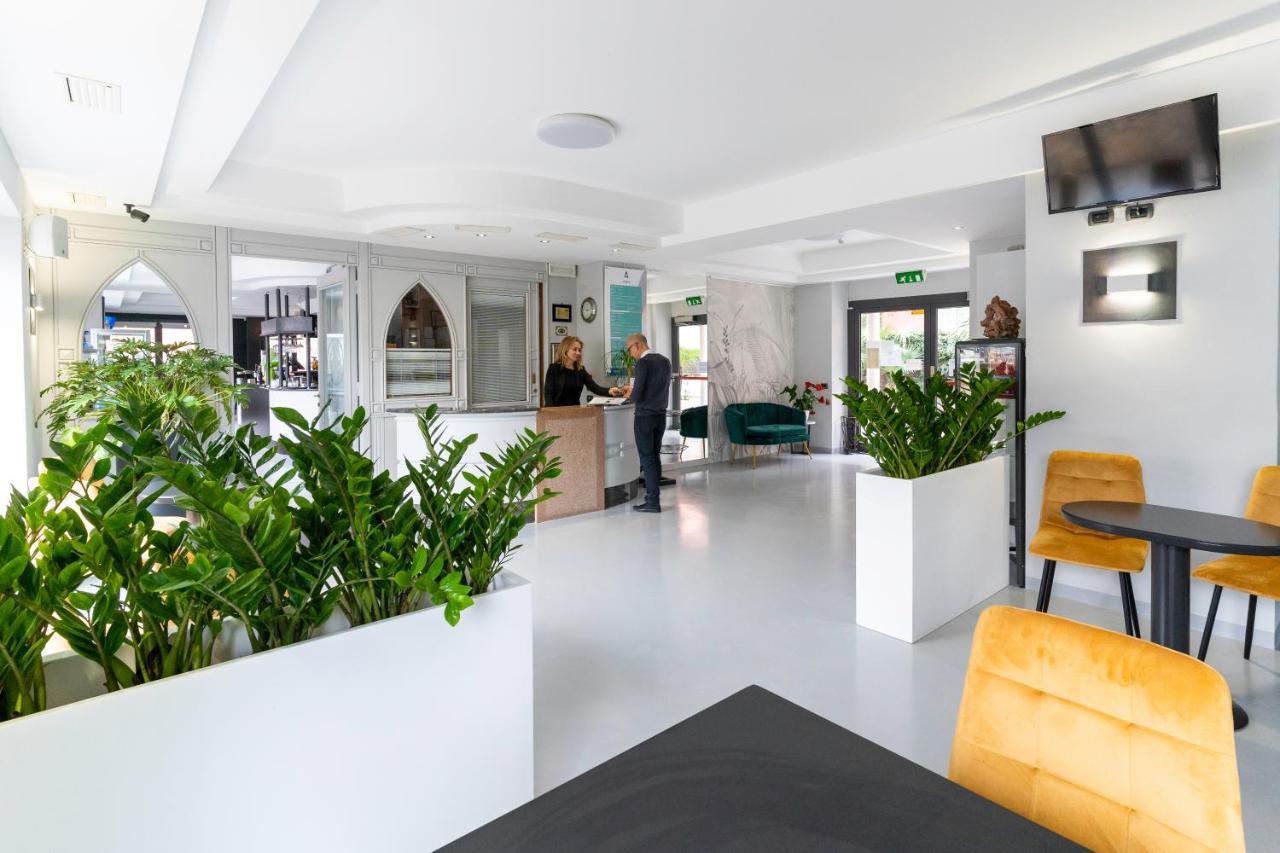 Aurora Torbole Hotel